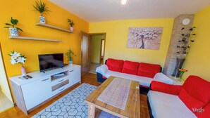 Living area - Zeljana Apartment - 5 Minutes’ Walk from the Old Bridge (Mostar)