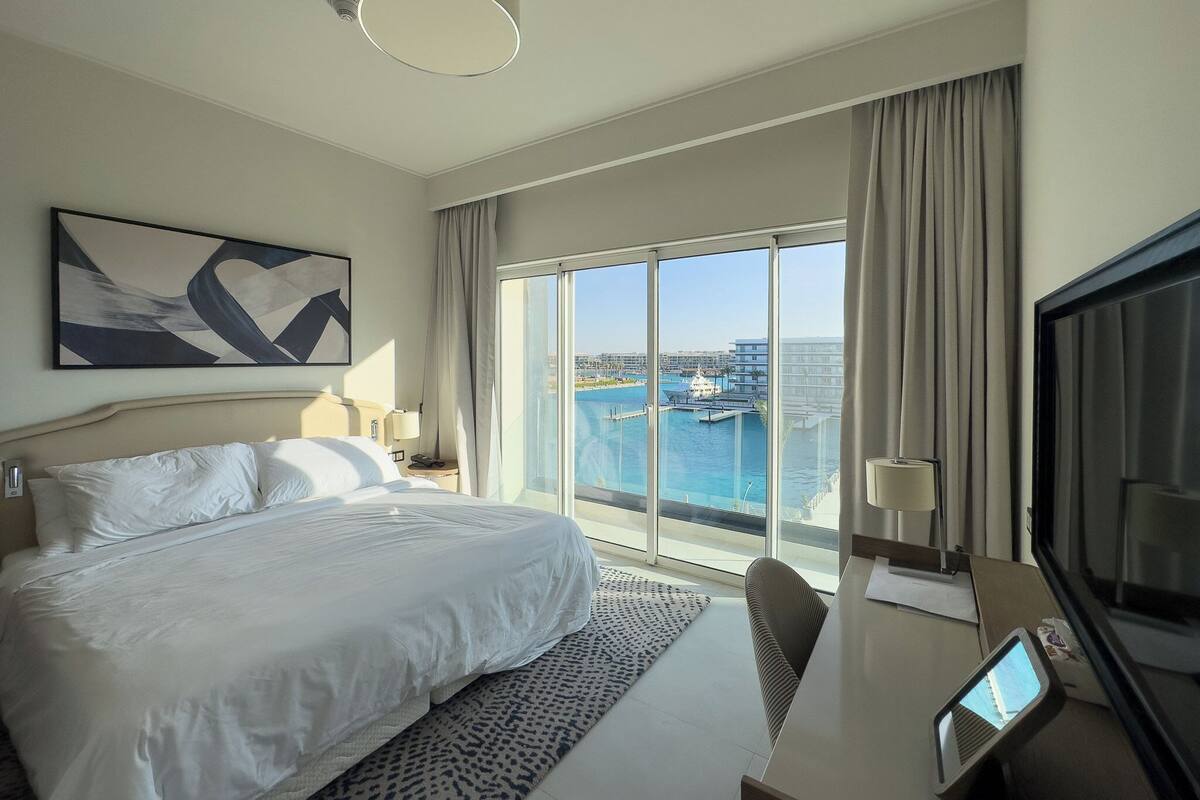 Royal Apartment | 2 bedrooms, desk, laptop workspace, free WiFi