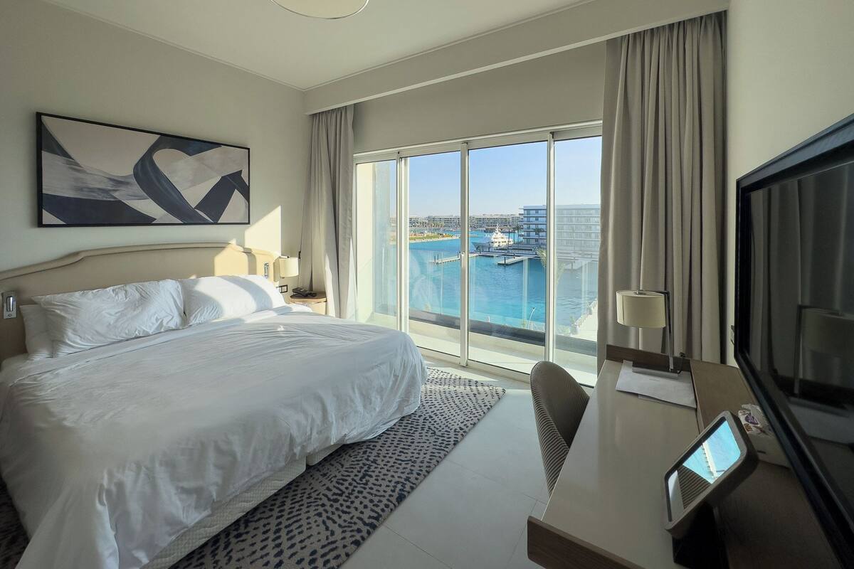 Royal Apartment | 2 bedrooms, desk, laptop workspace, free WiFi