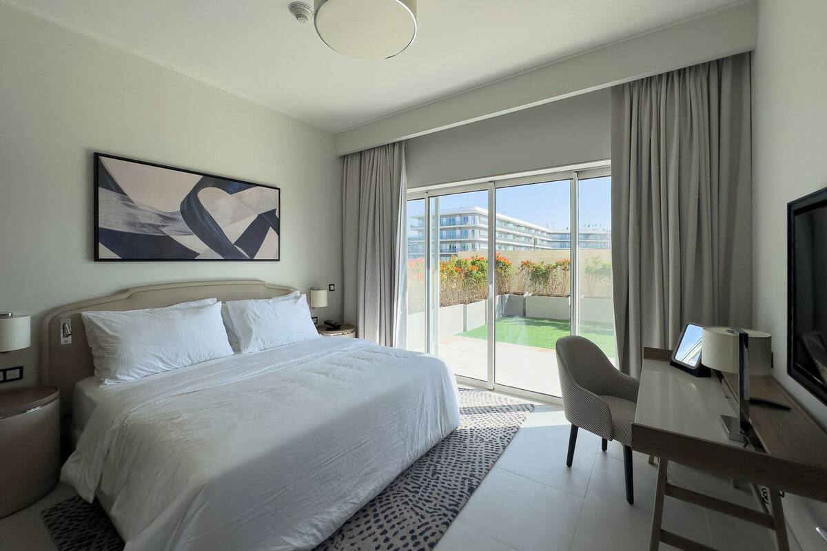Signature Apartment | 2 bedrooms, desk, laptop workspace, free WiFi