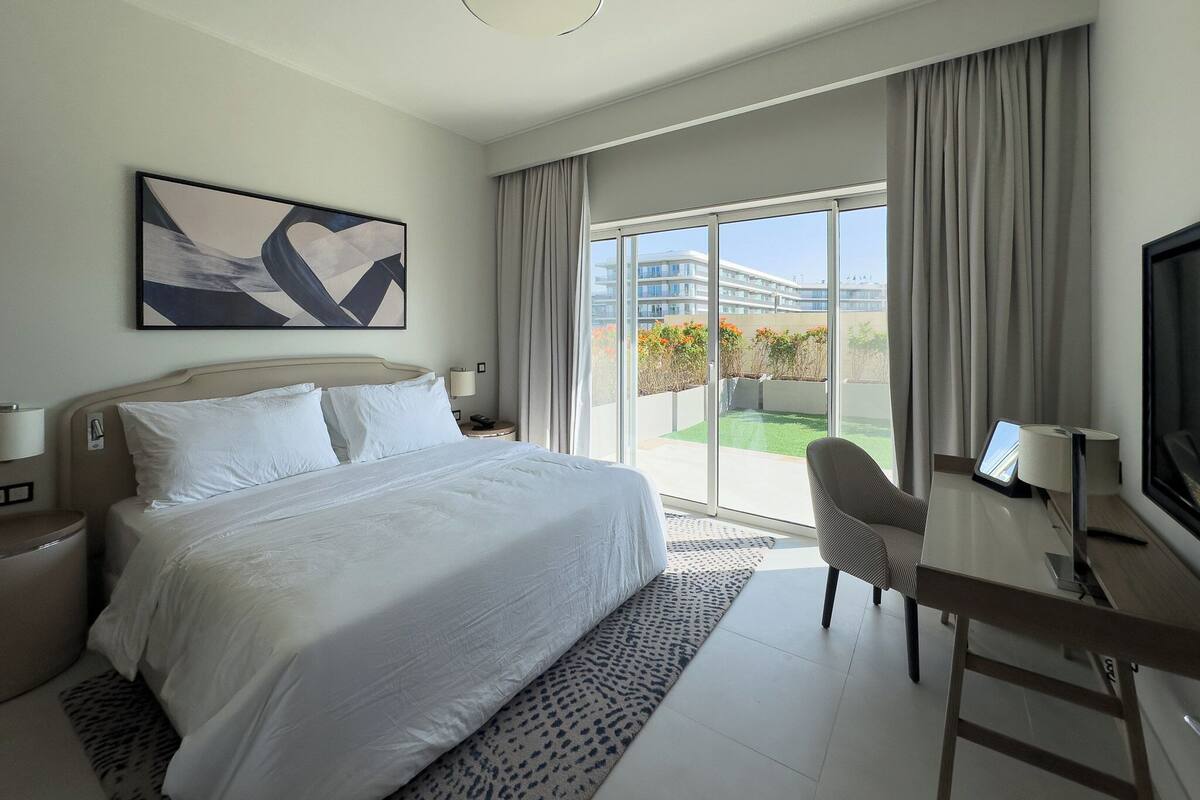 Signature Apartment | 2 bedrooms, desk, laptop workspace, free WiFi