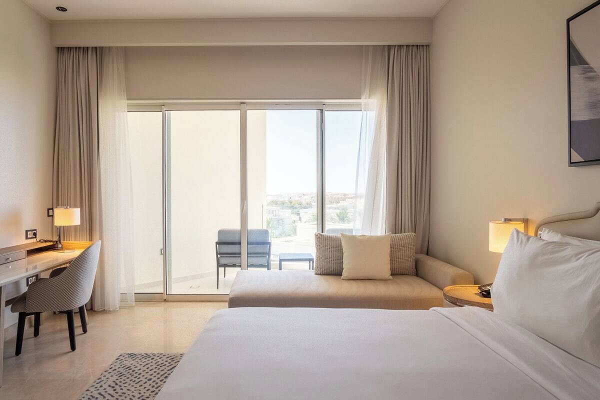 Luxury Apartment | 2 bedrooms, desk, laptop workspace, free WiFi