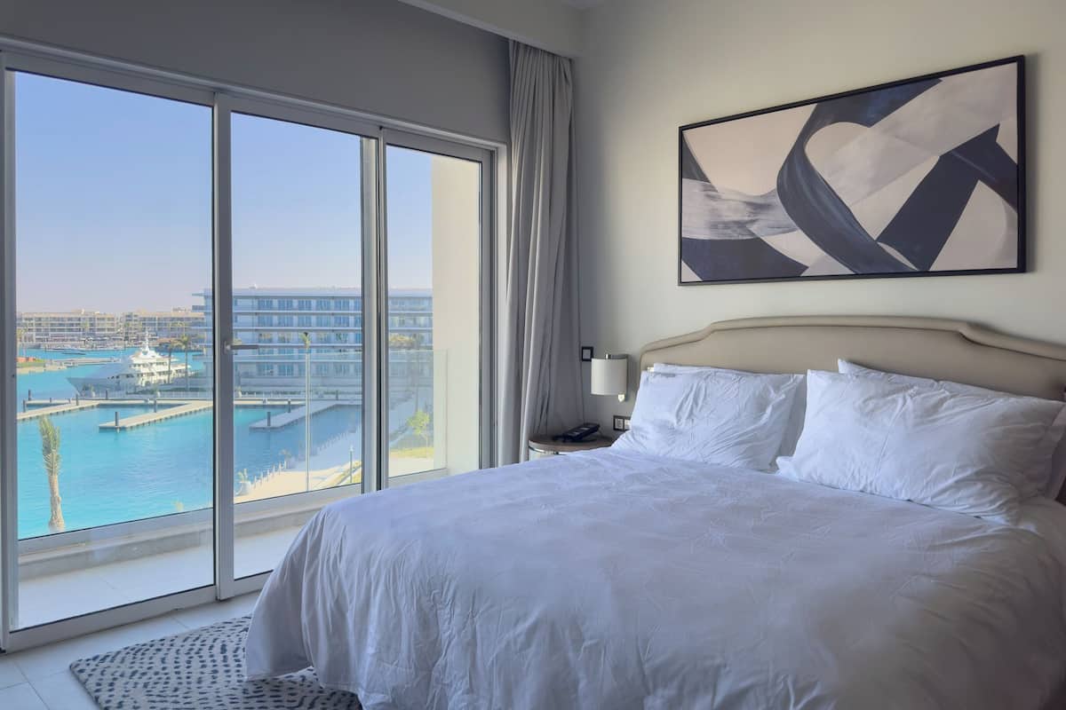 Appartement Confort, vue sur la marina | Bureau, espace de travail pour ordinateurs portables