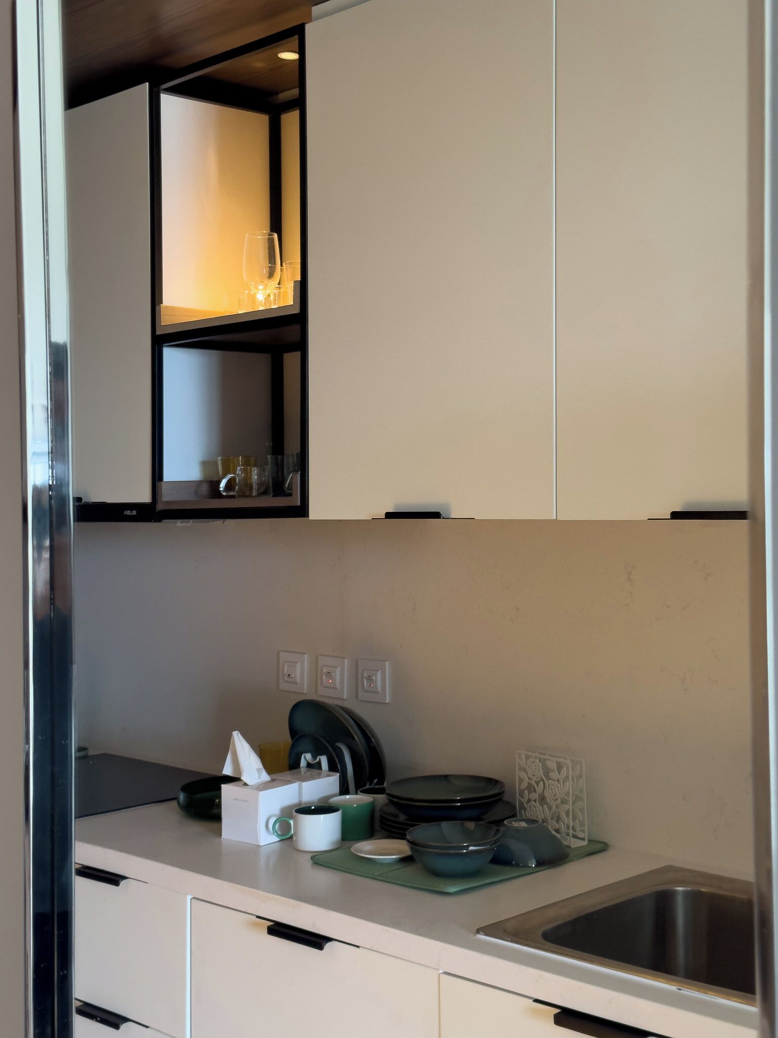 Junior Studio | Private kitchen | Full-sized fridge, microwave, oven, stovetop