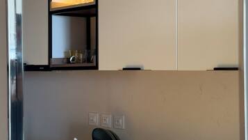 Junior Studio | Private kitchen | Full-sized fridge, microwave, oven, stovetop