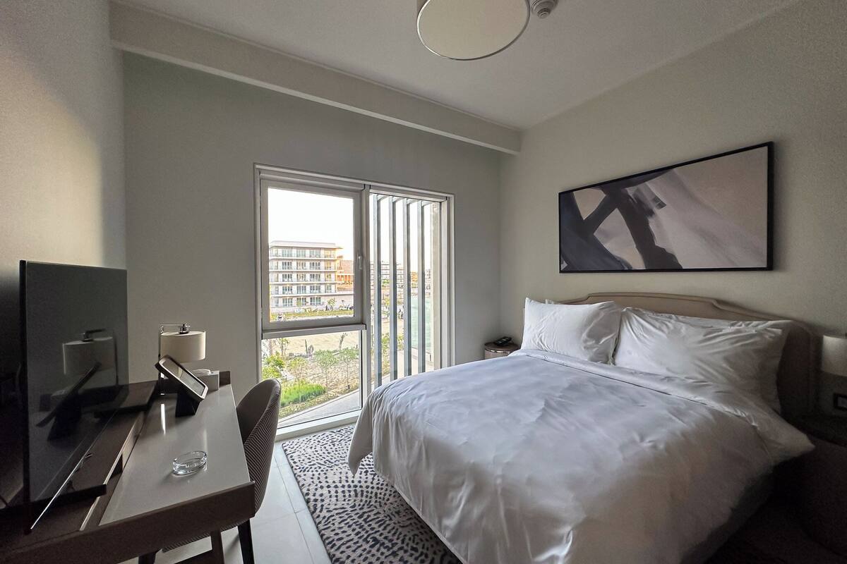 City Apartment | 2 bedrooms, desk, laptop workspace, free WiFi