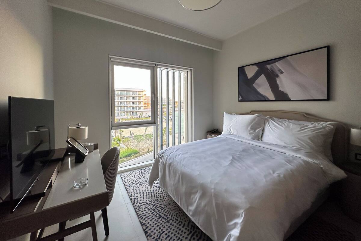 City Apartment | 2 bedrooms, desk, laptop workspace, free WiFi