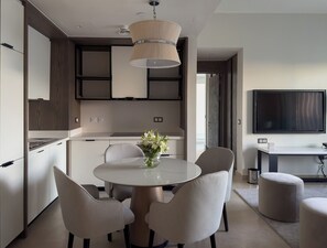 City Apartment | Private kitchen | Full-size fridge, microwave, oven, stovetop