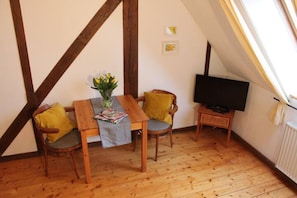 Basic Double or Twin Room | Free WiFi - Das Abendrote Haus (Suesel)