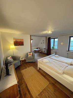Basic Double or Twin Room | Free WiFi - Das Abendrote Haus (Suesel)