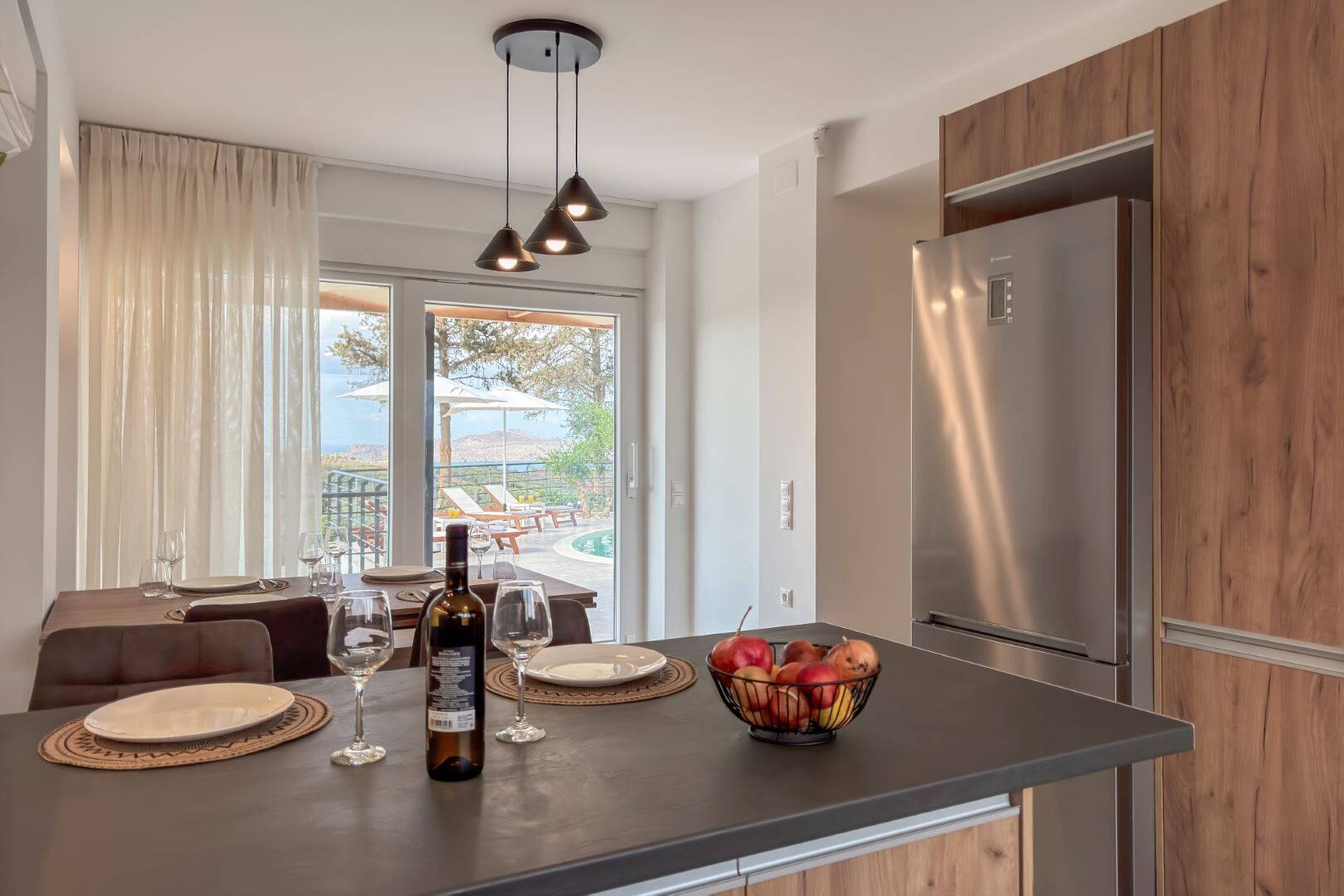 Villa, 3 soverom, privat basseng, sjøutsikt | Eget kjøkken | Kokeplater, vannkoker, brødrister og høy barnestol