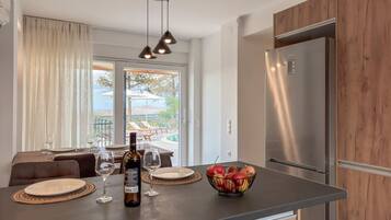 Villa, 3 Schlafzimmer, eigener Pool, Meerblick | Eigene Küche | Herdplatte, Wasserkocher, Toaster, Hochstuhl