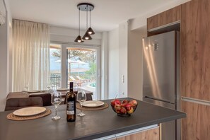 ヴィラ 3 ベッドルーム ��プライベートプール シービュー | 専用キッチン | コンロ、電気ポット、トースター、ハイチェア