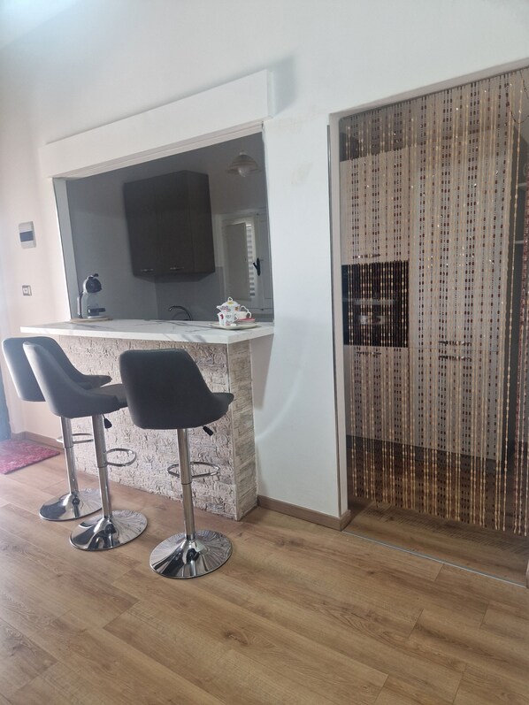 Interior - Magnificent cottage in the countryside with large outdoor and indoor spaces with fireplace (Ferrandina)