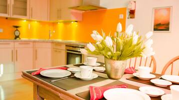 Apartment | Private kitchen | Fridge, oven, dishwasher, coffee/tea maker