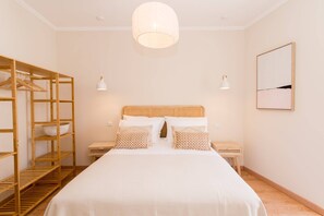 2 bedrooms, iron/ironing board, Internet, bed sheets