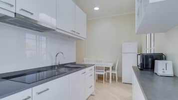 Comfort-Apartment, Balkon, Stadtblick | Eigene Küche | Wasserkocher