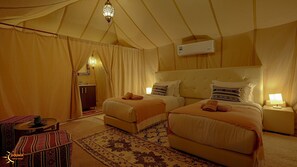 Chambre Deluxe avec lits jumeaux, vue sur le désert