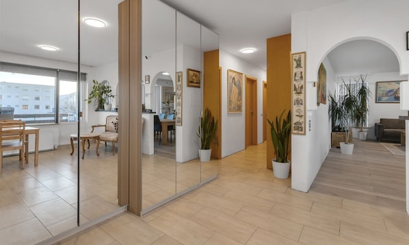 Interior - Heimagisting - Enchanting apartment with WiFi in Hafnarfjörður (Hafnarfjörður)