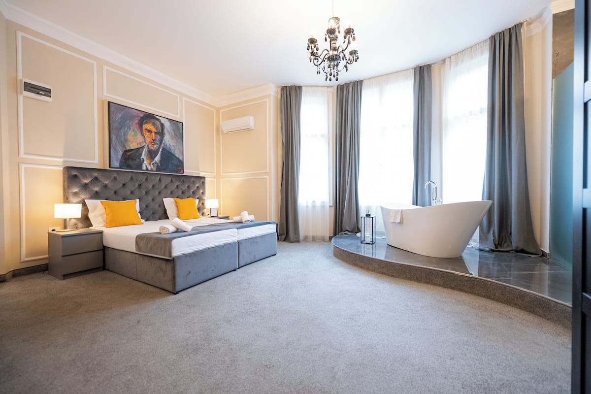 Royal Studio Suite, City View | 1 bedroom, in-room safe, desk, laptop workspace