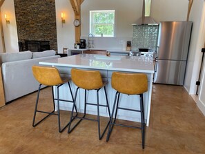 Fridge, microwave, oven, stovetop - Country Vacation Retreat - Shenandoah, Little Wash,1.5 hours to DC (Woodville)