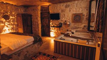 Deluxe Room | Egyptian cotton sheets, premium bedding, individually decorated