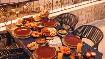 Tägliches inbegriffenes einheimisches Frühstück