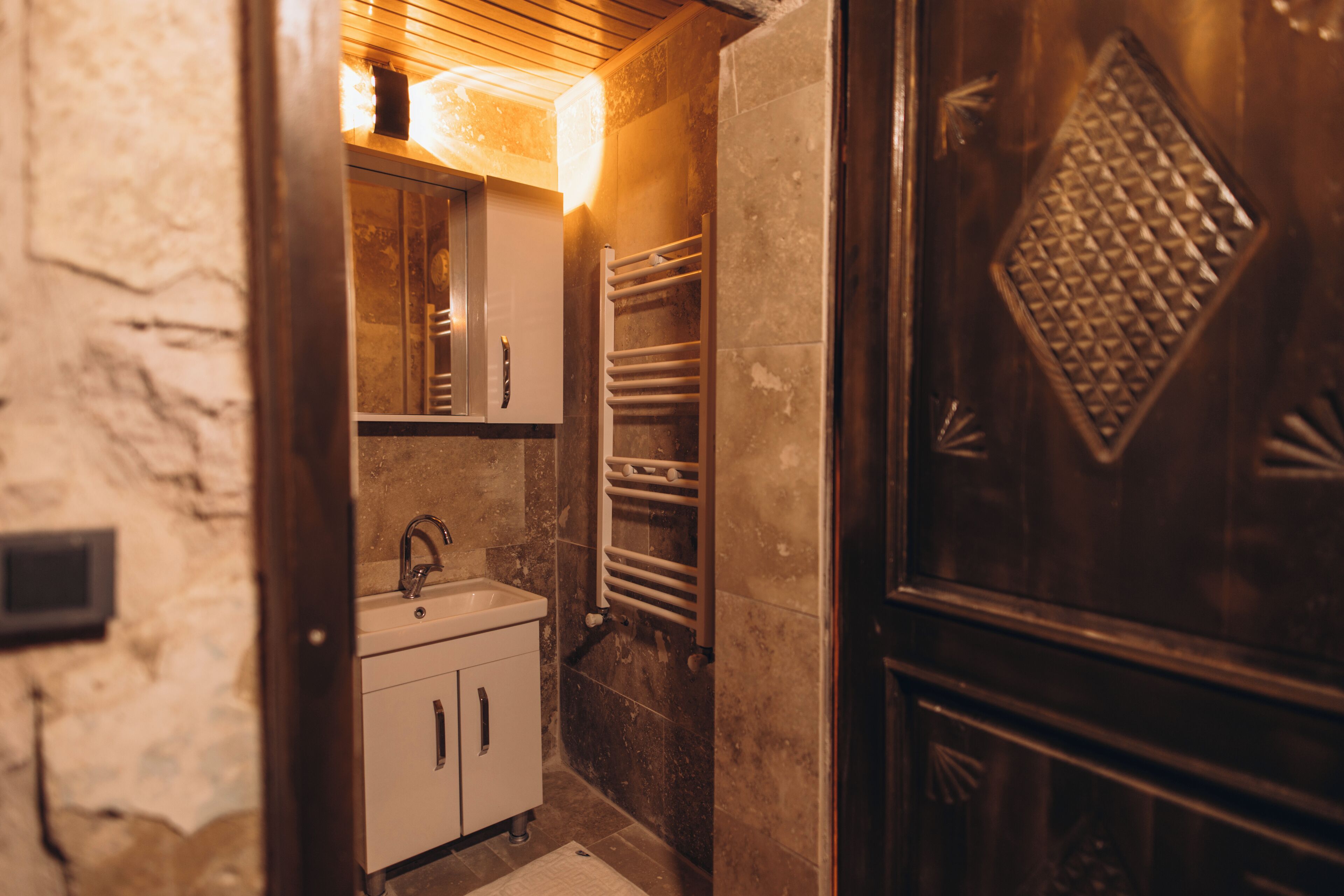 Rom – comfort | Bad | Dusj, regndusjhode, hårføner og tøfler