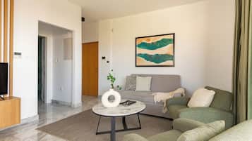 Apartment, 1 Bedroom, Balcony | Living room