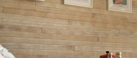 1 bedroom, desk, travel cot, WiFi