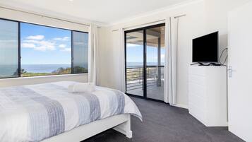 3 bedrooms, iron/ironing board, travel cot, WiFi