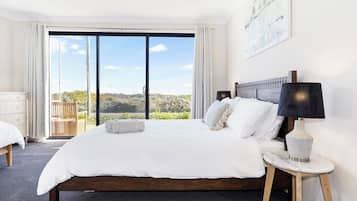 3 bedrooms, iron/ironing board, travel cot, WiFi