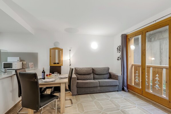 Family Apartment, 1 Bedroom (Andorra Active Leisure Apartment) | Dining - Andorra Active Leisure Apartment (El Tarter)