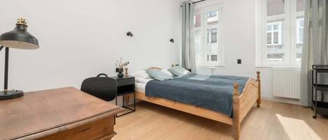 3 chambres, fer et planche à repasser, Wi-Fi, draps fournis