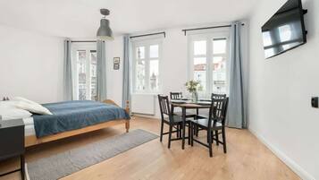 3 makuuhuonetta, silitysrauta/-lauta, Wi-Fi, vuodevaatteet