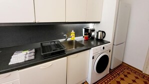 Apartment, 4 Bedrooms | Private kitchen - Pia City Apartment Vienna (Vienna)