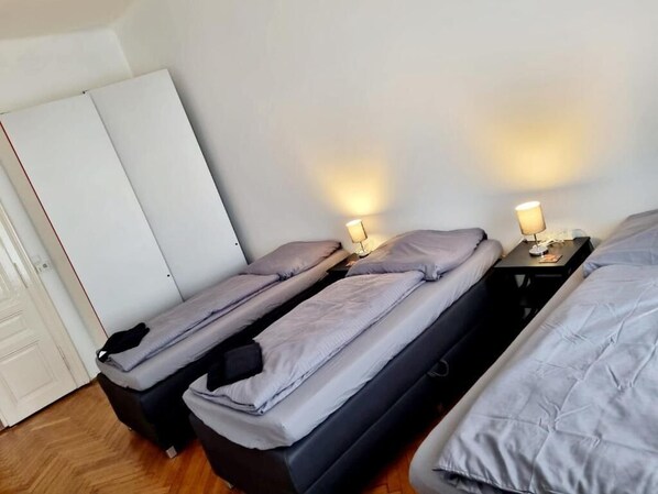 4 bedrooms, soundproofing, free WiFi - Pia City Apartment Vienna (Vienna)
