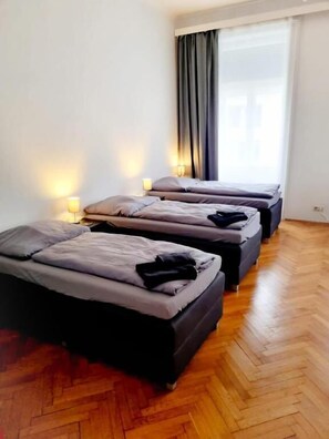 4 bedrooms, soundproofing, free WiFi - Pia City Apartment Vienna (Vienna)