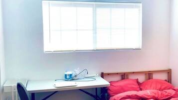 1 habitación, tabla de planchar con plancha, wifi y ropa de cama