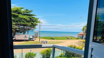 Camera familiare, balcone, vista spiaggia | Wi-Fi gratuito