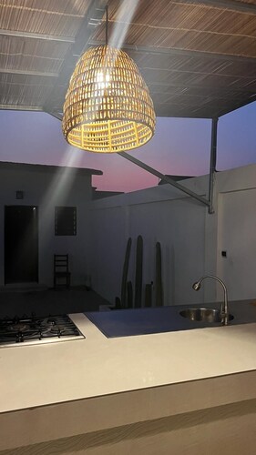 Tiny House Avec Jardin et Terrasse Couverte à Cotonou