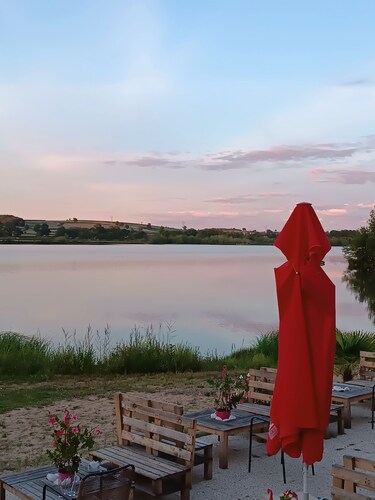 Cottage in Burgundy - quiet yet central