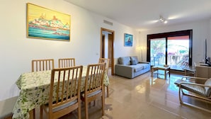 Unclassified image, 3 of 17, button - Elegant Seafront 3-bedroom Apartment in Estepona (Estepona)