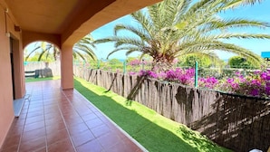 Unclassified image, 5 of 17, button - Elegant Seafront 3-bedroom Apartment in Estepona (Estepona)