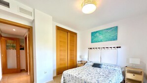 Unclassified image, 2 of 17, button - Elegant Seafront 3-bedroom Apartment in Estepona (Estepona)