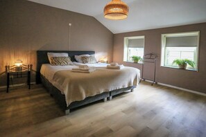 Family House, 3 Bedrooms, Beachside | Desk, free WiFi