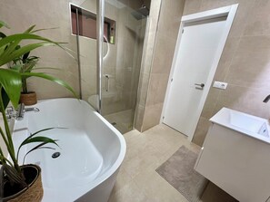 Hair dryer, towels, soap, shampoo - Apartamento Julia (Costa Adeje)