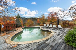 Pool - Delatite Valley: 4  BR, 3.5  BA House in Merrijig, Sleeps 12 (Merrijig)