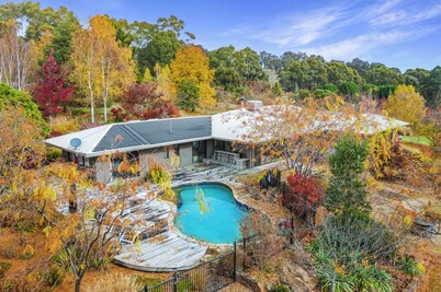 Delatite Valley: 4  BR, 3.5  BA  in Merrijig, Sleeps 12