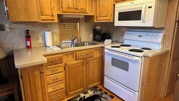 Cookware/dishes/utensils, spices, paper towels